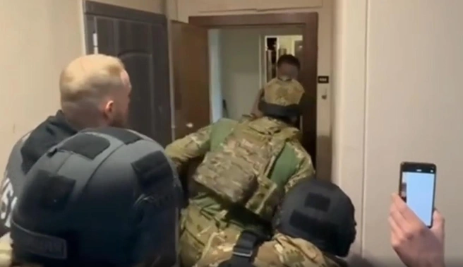 В Петербурге полиция задержала банщика с сюрпризом в диване | Источник: ГУ МВД РФ