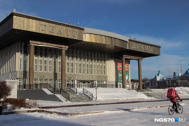 Два здания в городе могут преобразиться с помощью подсветки | Источник: Варвара Фролова / NGS70.RU