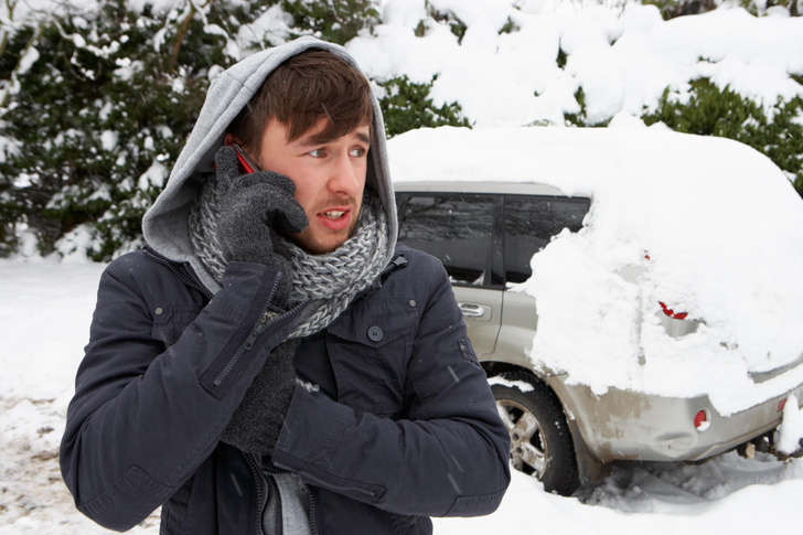 Что делать, если ваша машина застряла в снегу: 10 советов автомобилистам