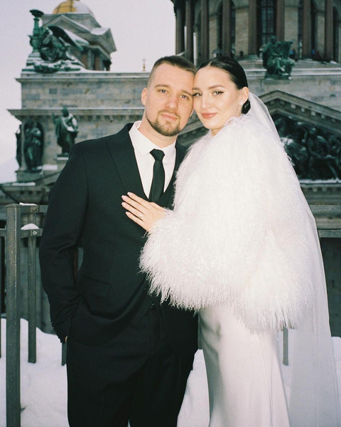 24-летняя падчерица лидера «Король и шут» Михаила Горшенева вышла замуж