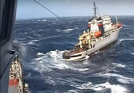 В Сети появилось видео спасения российского авианосца | ya62.ru