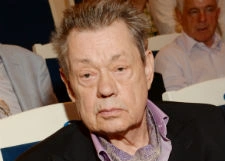 Николай Караченцов получил серьезную травму