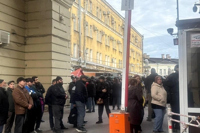 Рейд на Сенном рынке: проверки документов и повестки