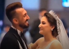 Молодожены счастливо улыбаются в объятиях: последние секунды перед смертью 120 человек на свадьбе в Ираке