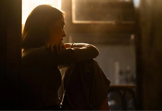 «Испытываю агрессию к пьющим людям из-за мамы, злоупотреблявшей алкоголем»