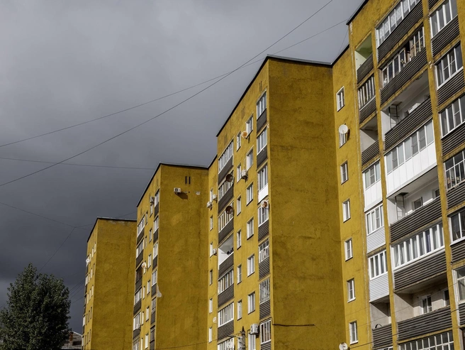 В доме девять подъездов  | Источник: Александр Куренной / 76.RU