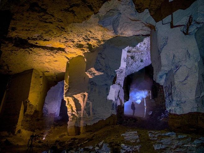 Внутри штольни выглядят пугающе красиво | Источник: Prizrak stalk / Instagram.com (экстремистская организация, деятельность запрещена на территории РФ)