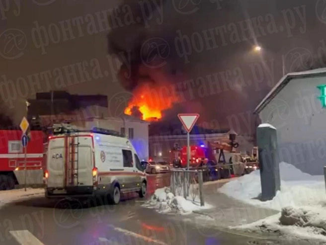 Пожар на Уральской локализован, площадь 300 кв.м | Источник: «Фонтанка.ру»