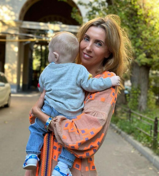 У 54-летней Светланы Бондарчук родился сын: первое фото с малышом