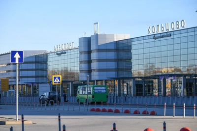 Кольцово временно закрыло небо для самолетов