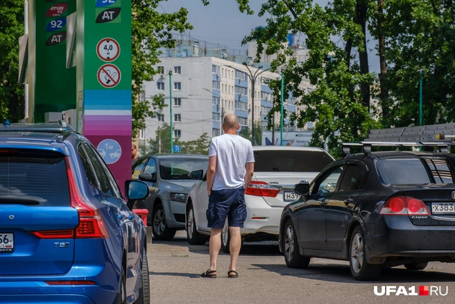 В ожидании бензина | Источник: Булат Салихов / UFA1.RU