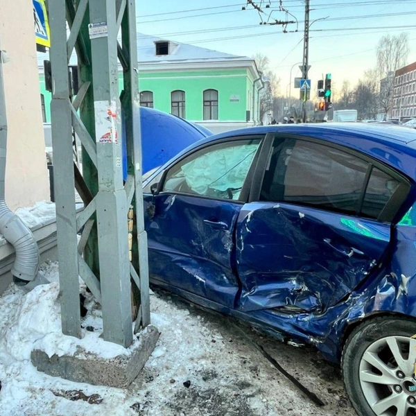 В Петрозаводске машина влетела в толпу пешеходов | Источник: МВД по Республике Карелия