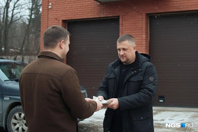 Часть потерявших денег из-за инвестиций в бизнес братьев Землянкиных уверены, что стали жертвой хитроумных мошенников. Но полицейские и даже некоторые пострадавшие считают, что у братьев не пошел бизнес, а они не смогли вовремя остановиться | Источник: Юрий Орлов / NGS.RU