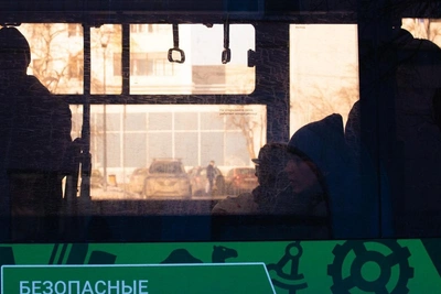 Подростки в Челябинске избили пассажира в автобусе