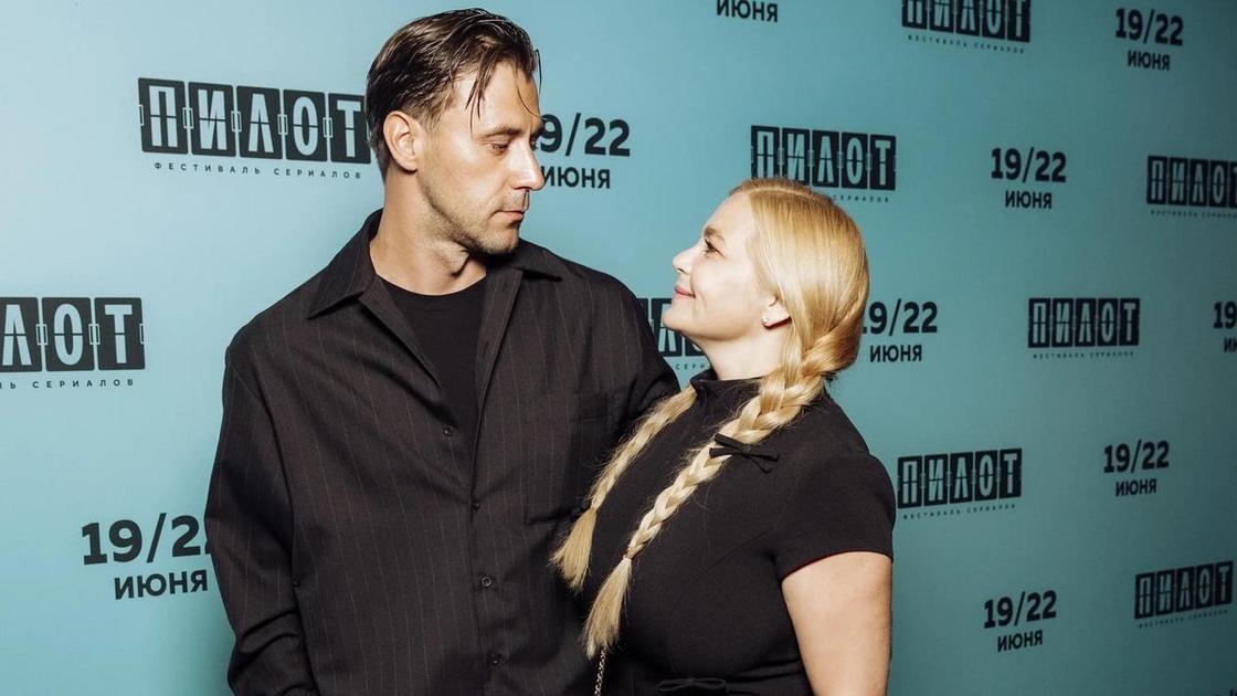 Ирина Пегова спровоцировала слухи о свадьбе с актером, младше ее на 10 лет