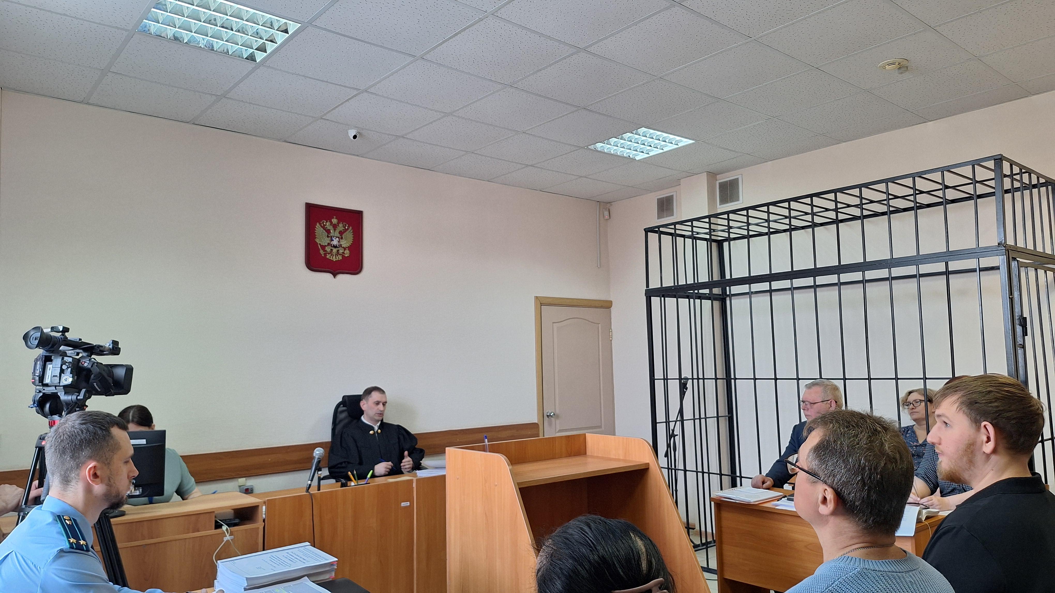 В Курганском городском суде первый свидетель по делу сестер Камшиловых рассказал подробности схемы с ДТП