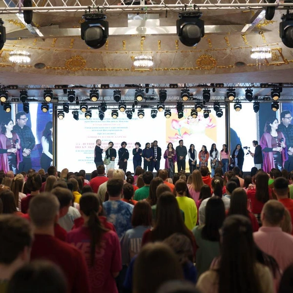 Гостям провели экскурсию по офису «Сима-ленда» | Источник: Сима-ленд Live