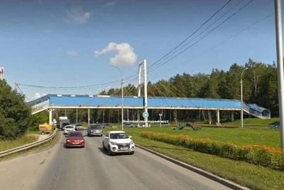 Ремонт пешеходного моста у «Обского моря» начнется летом