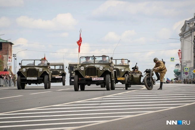 Вместе с шествием войск пройдет парад военной техники | Источник: Наталья Бурухина / NN.RU