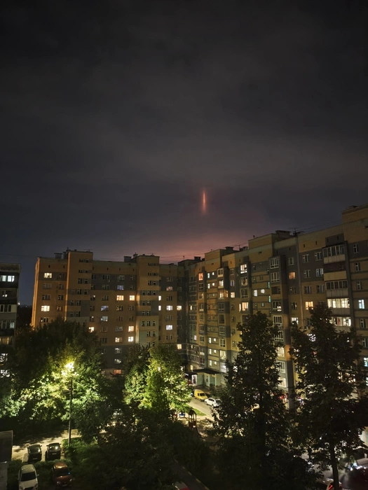 Вид на столбы из дома на улице Таганской в Ленинском районе | Источник: Олег Медведев