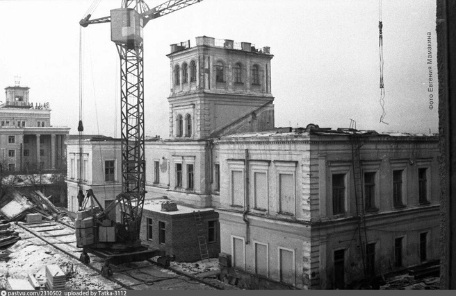 В 1970-е в генерал-губернаторском дворце провели ремонт | Источник: Евгений Мамакин / Pastvu.com