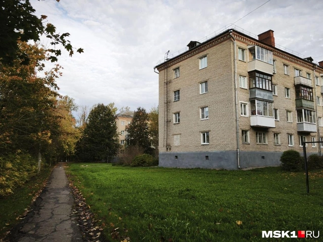 Многоэтажных домов в моногороде под Сергиевым Посадом практически нет | Источник: Михаил Мечев / MSK1.RU