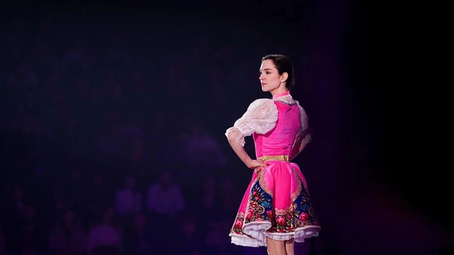 Среди участниц ледового шоу — Олимпийская чемпионка Евгения Медведева | Источник: iceseasons.show
