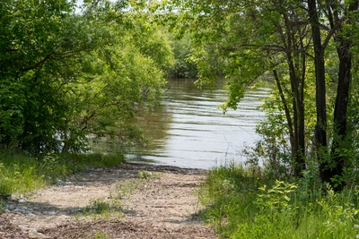 Около двух десятков водоемов Приамурья очистят от мусора