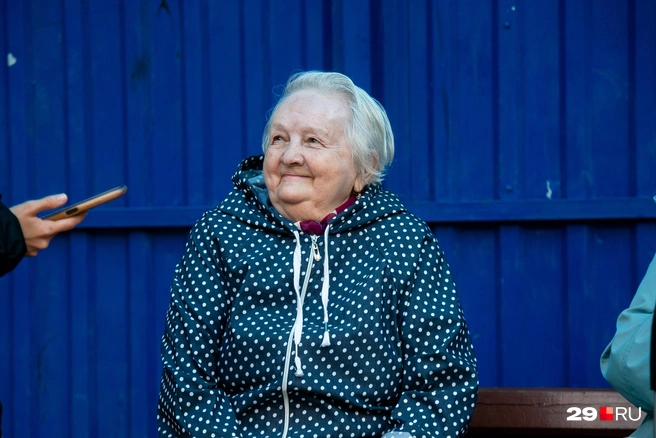 Людмила Леонидовна в молодости служила в воинской части | Источник: Иван Митюшёв / 29.RU
