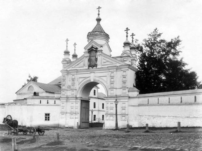 Ворота в начале XX века | Источник: pastvu.com