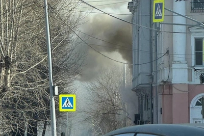 В Екатеринбурге произошел пожар в здании с оружейным магазином