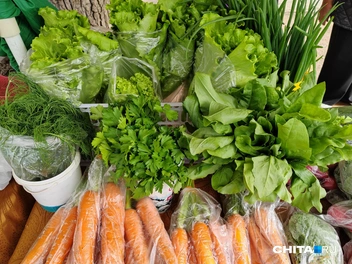 Свежая морковка уже тоже есть  | Источник: Дарья Кливенкова / CHITA.RU