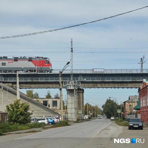 Железная дорога в Камень-на-Оби пришла только в 1957-м. Автомобильный же мост не построили до сих пор. Да местные жители его уже и не ждут | Источник: Александр Ощепков / NGS.ru