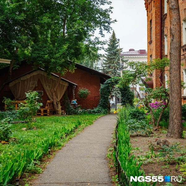 Так выглядит двор | Источник: Кирилл Башинский / NGS55.RU