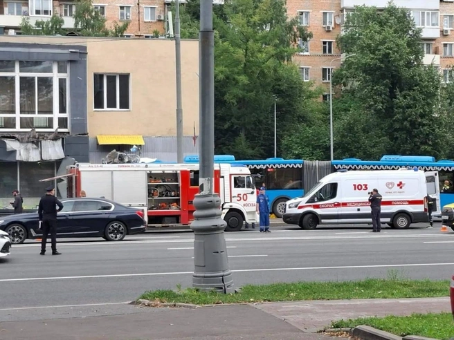 У места&nbsp;— машины оперативных служб, движение перекрыто | Источник: «Москва с огоньком» / T.me