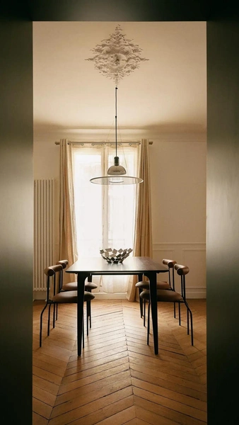 До: двустворчатая дверь После: вход через портал | Источник: Oracle Paris