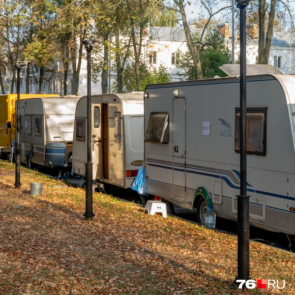 За съемочным процессом можно наблюдать в центре города | Источник: Кирилл Поверинов / 76.RU