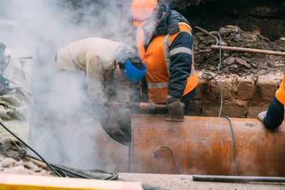 "They just want to rake in money": Omsk heating pipe bursts outrage residents