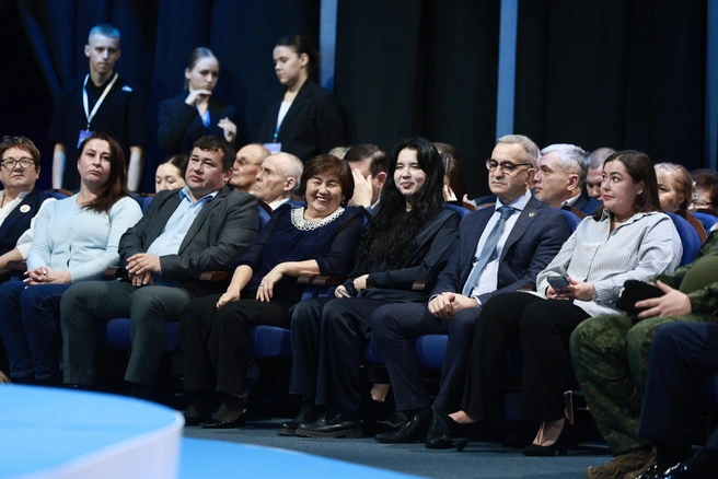 Алексей Текслер высказался о скандальном ремонте улицы Братьев Кашириных. Текстовая трансляция прямой линии | Источник: пресс-служба правительства Челябинской области