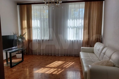 Трехкомнатная квартира в легендарной «тридцатке» Иркутска