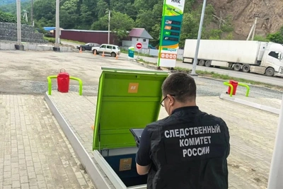 Следком проверяет травму рабочего на АЗС в Холмске