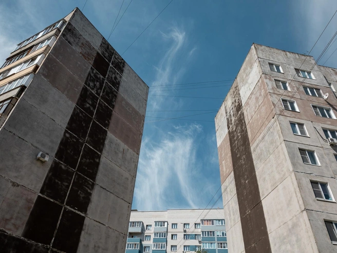 Голубые балконы — приятный цветовой акцент | Источник: Александр Куренной / 76.RU