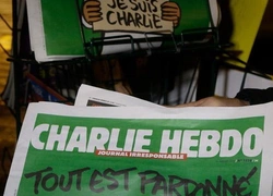 «Слухи о гендерной идентичности Брижит Макрон и очернение Украины»: Charlie Hebdo судится из-за фейковых карикатур