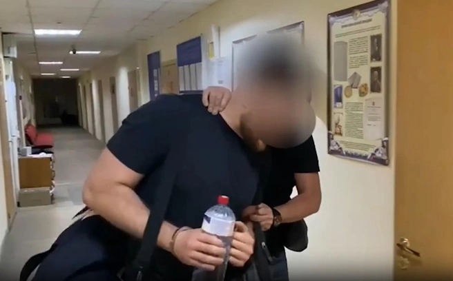 Мужчина подробно рассказал, из-за чего начался конфликт, и выдал оружие | Источник: СУ СК России по Волгоградской области