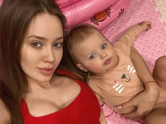 Костенко ответила зачем она рожает четвертого ребенка за пять лет