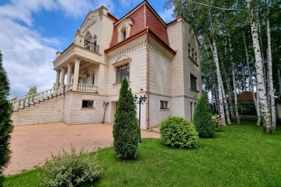 «Средневековый» замок за 99 млн рублей продают в Уфе