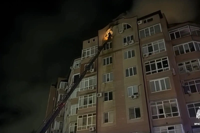 Пожар в многоквартирном доме Элисты ликвидирован