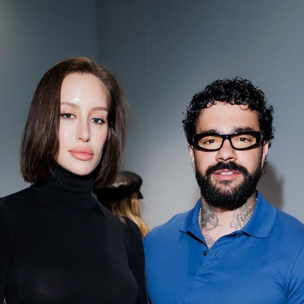 Тимати вопреки слухам об измене пришел с Ивановой, Агата с Дрангой — в желтом синхроне, а Хрусталев в образе кота Базилио: открытие «Арт Россия»