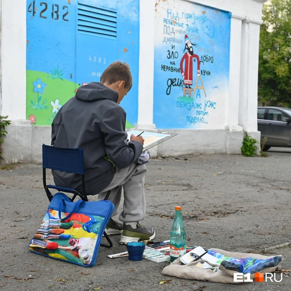 Тропа Букашкина во дворах на Ленина, 5 | Источник: Дмитрий Емельянов / E1.RU