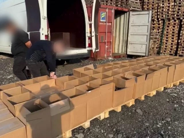 Экономическая полиция остановила торговлю алкоголем в Шушарах | Источник: ГУ МВД РФ по Санкт-Петербургу и Ленобласти